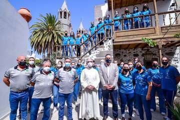 Recibimiento de la alcaldesa de Telde y ofrenda al Santo Cristo/TA.